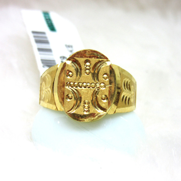 Gold Classic Gents Ring by 