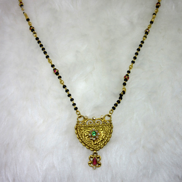 Gold single line semi jadtar mangalsutra by 