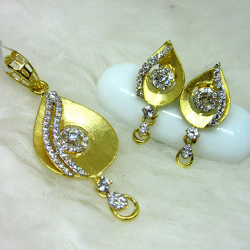 gold hm916 pendant set by 