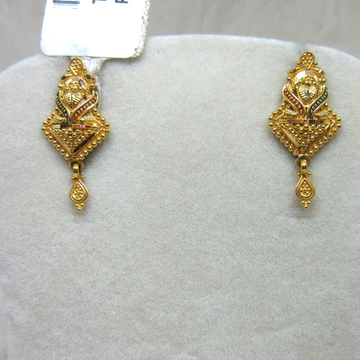 Gold indo culcutti earring by 