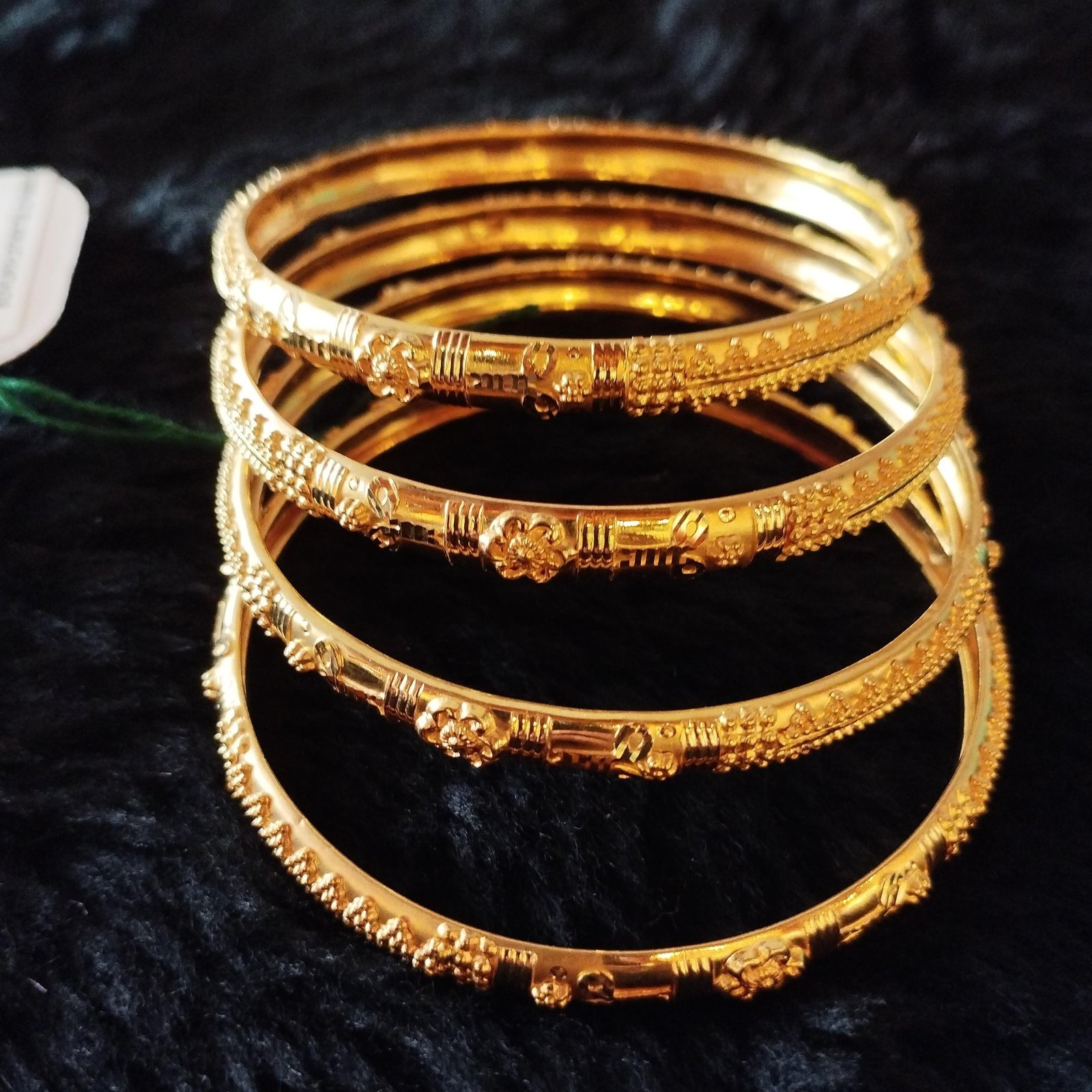 916 Gold 4 Piece Bangles