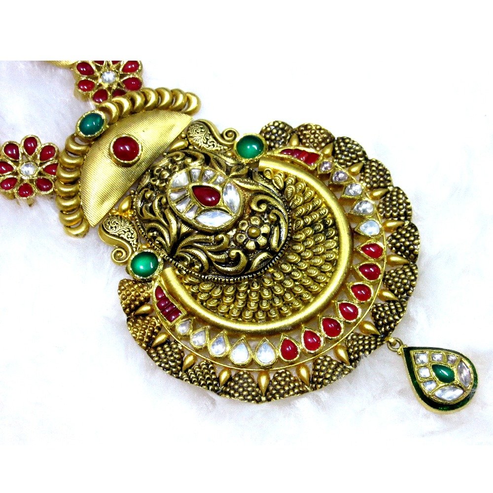 Long traditional jadtar necklace set