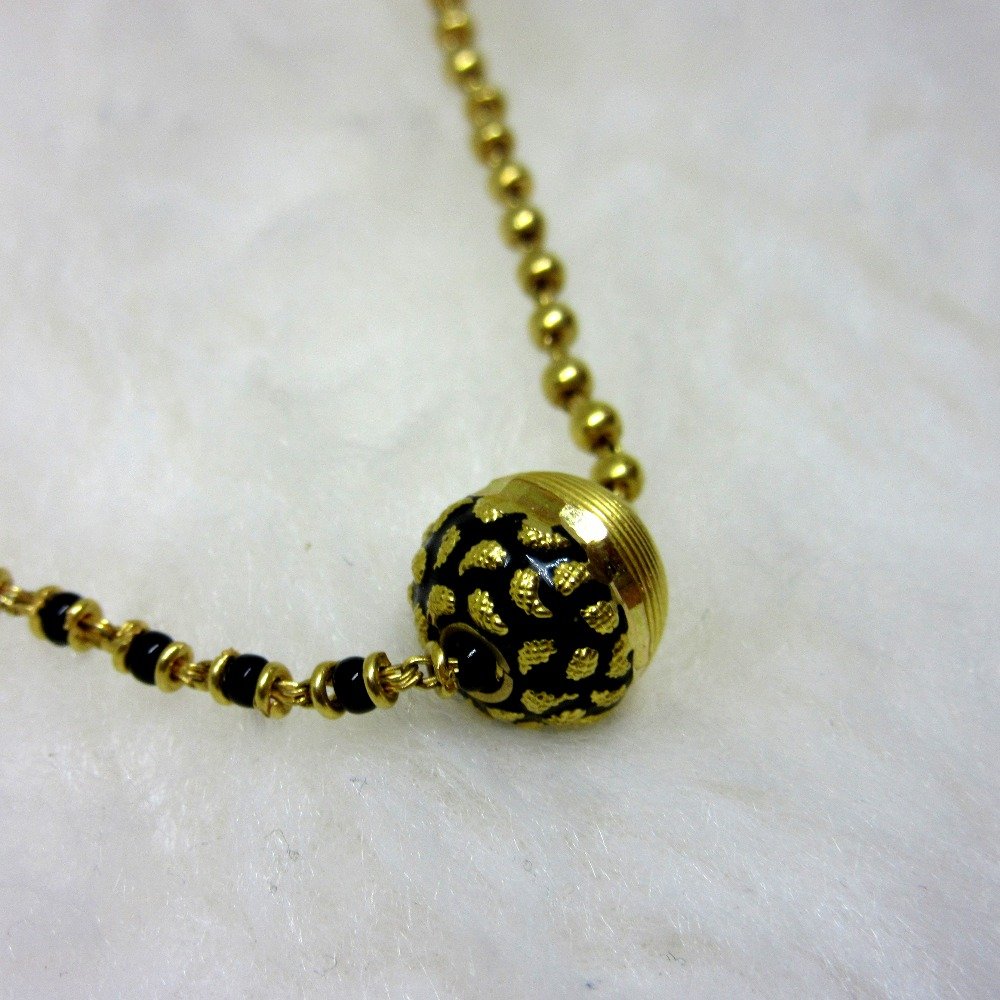 Gold classic mangalsutra dokiya
