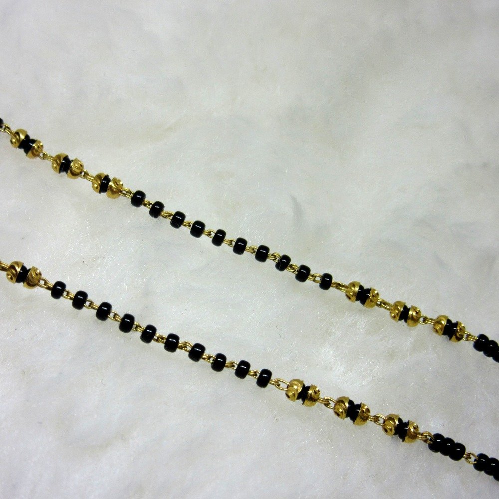 Gold single line delicate mangalsutra