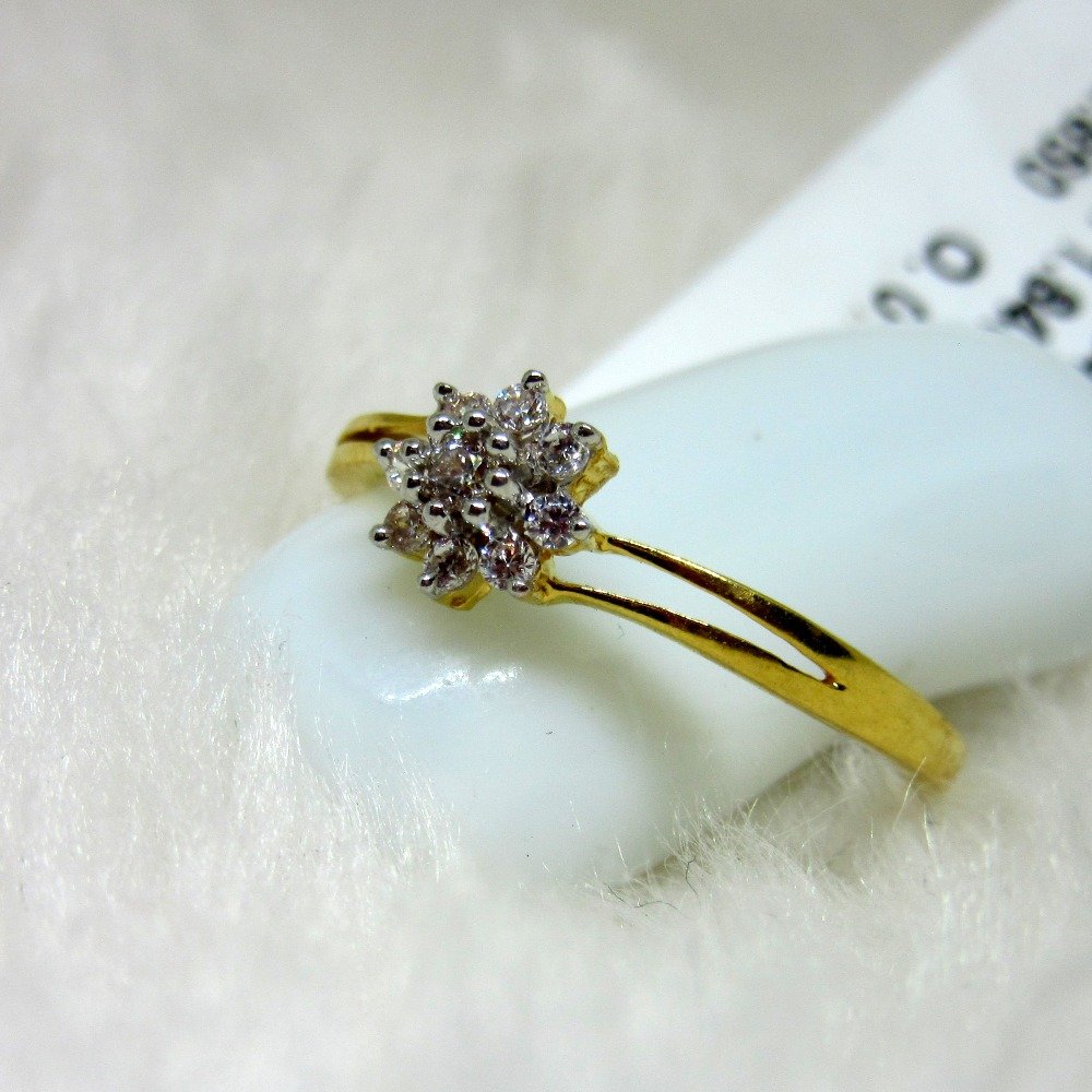 Delicate flower linked two lines ring