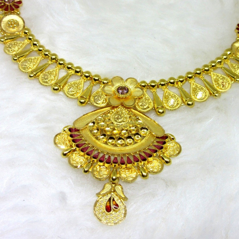 attractive gold necklace set