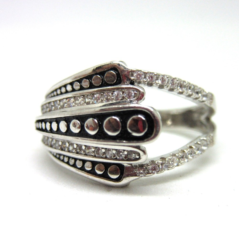 Silver 925 a unique one side design ring sr925-297