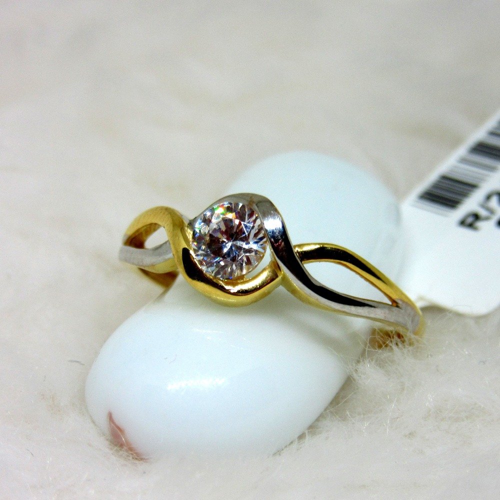 Gold round single stone rodium ring