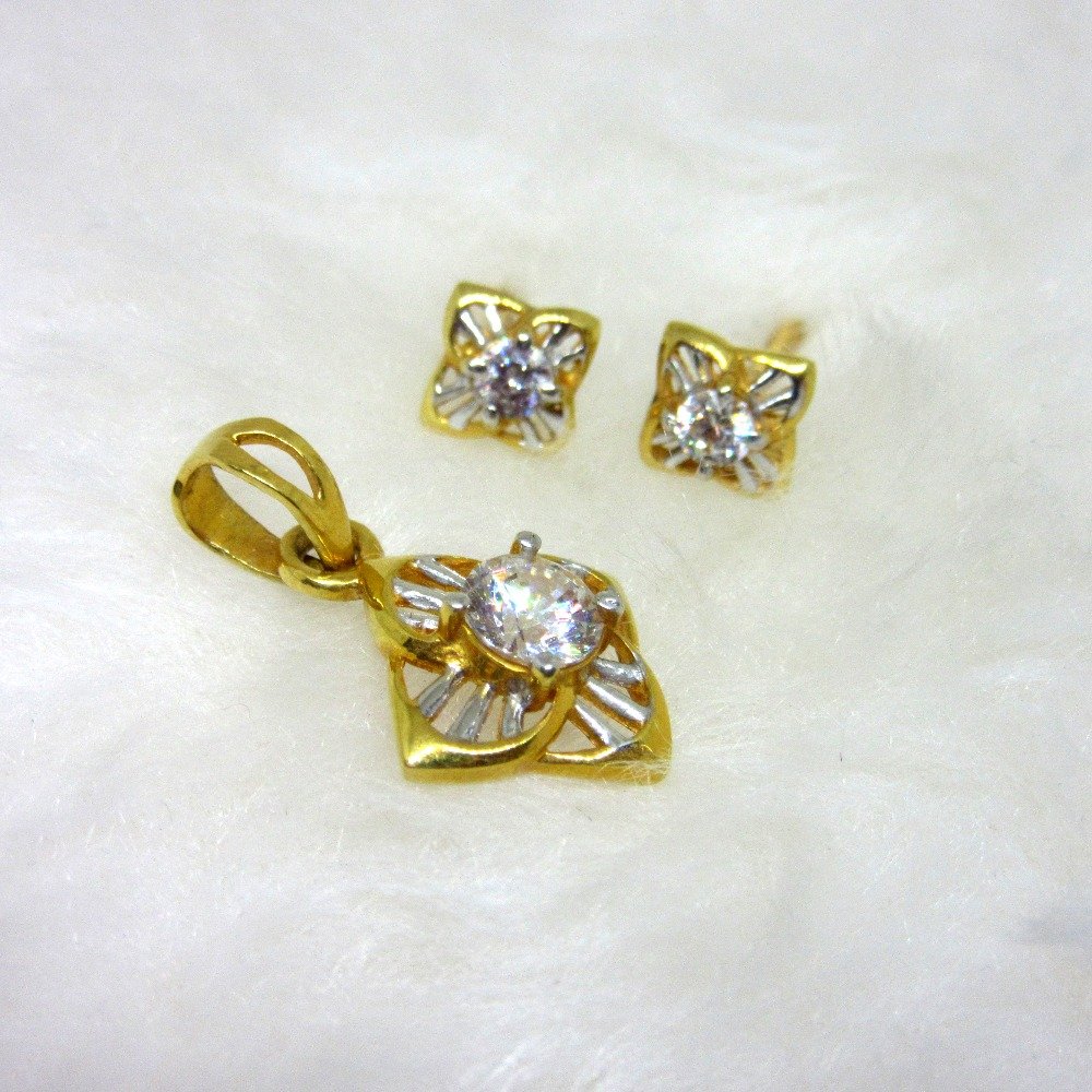 Single Diamond Pendent Set