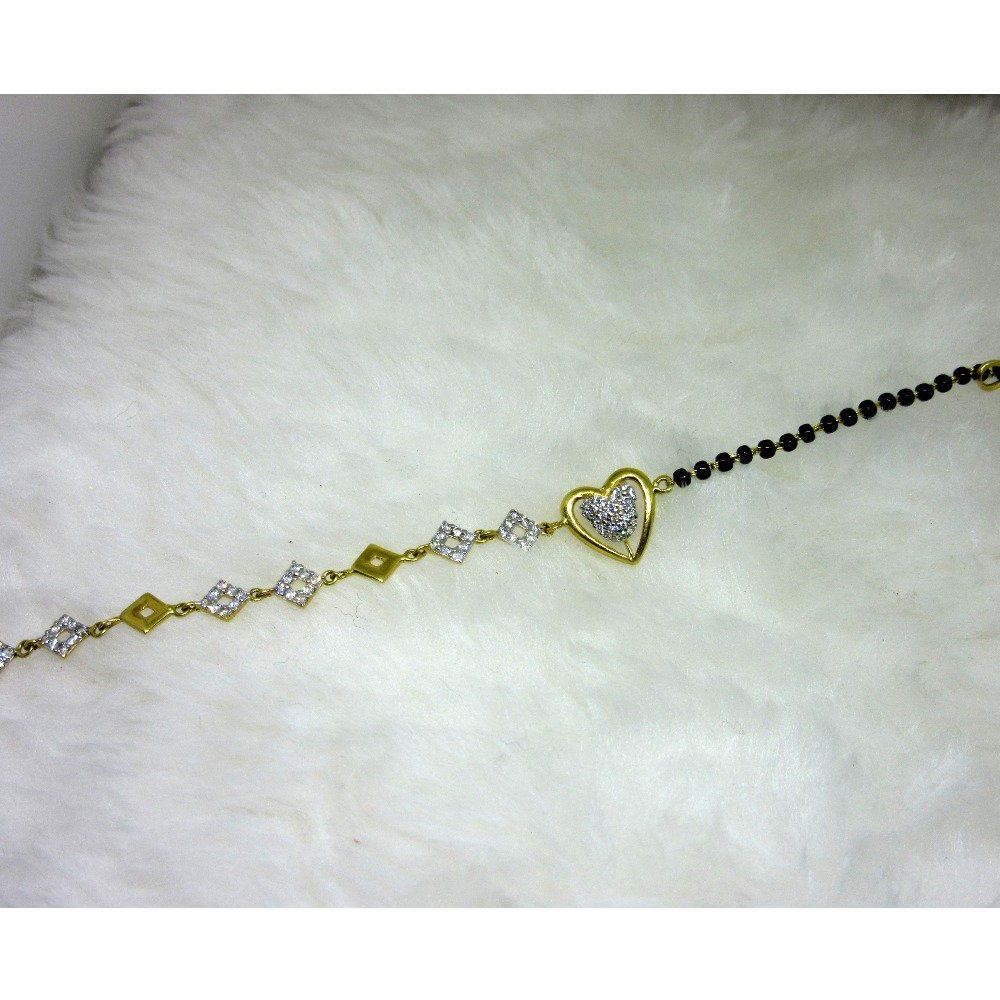 Gold Ms Black Moti Heart Shape Ledies Bracelet