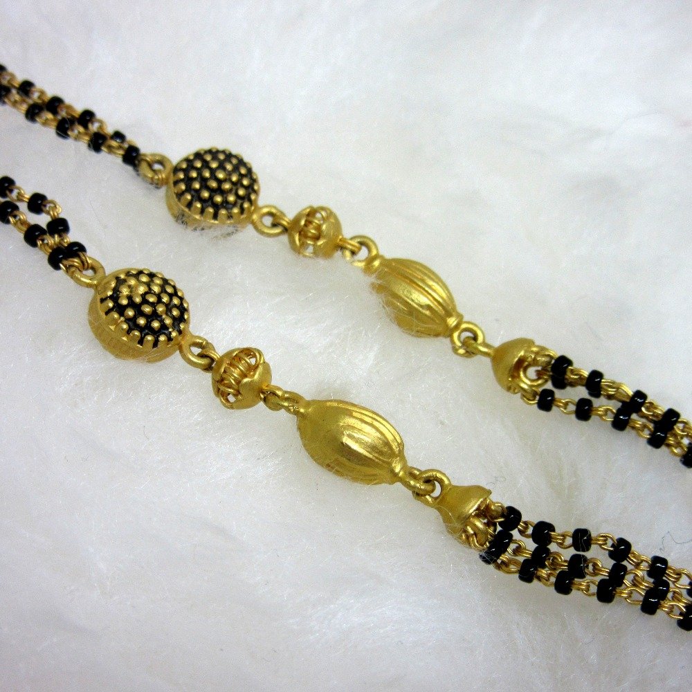 Gold classic oxidize mangalsutra dokiya