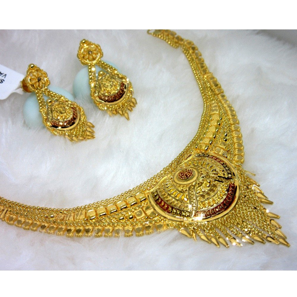 Simple culcutti gold necklace set