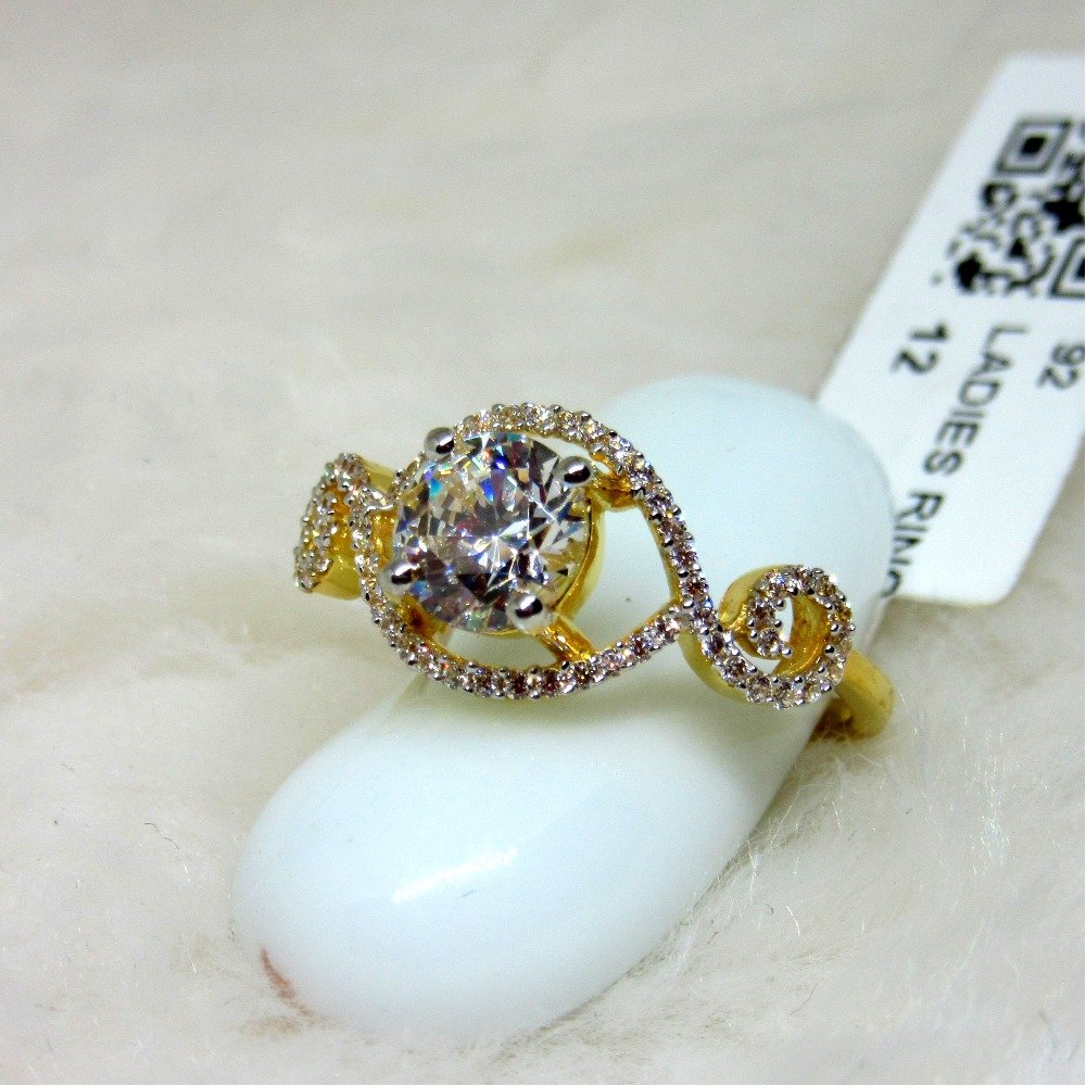 Gold rectangle single stone ring